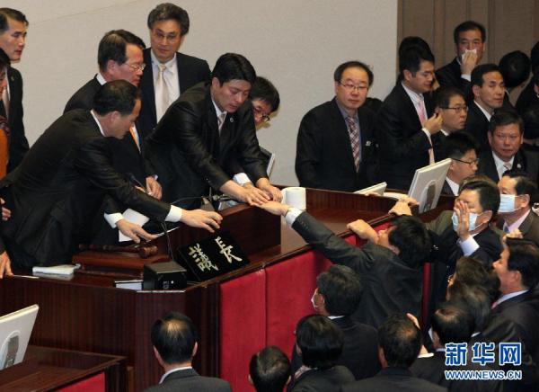 ����������Ա����ϯ̨�Ӵ��ᵯ��ͼ��