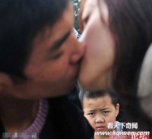 ץ�ķ����Ů�ǵ��ڴ����ȵ����˳���(��ͼ)