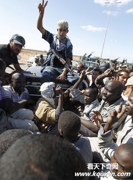 �����ƶ���������ķ��Ϊ׳�� ����ǰ�����侲(��ͼ)